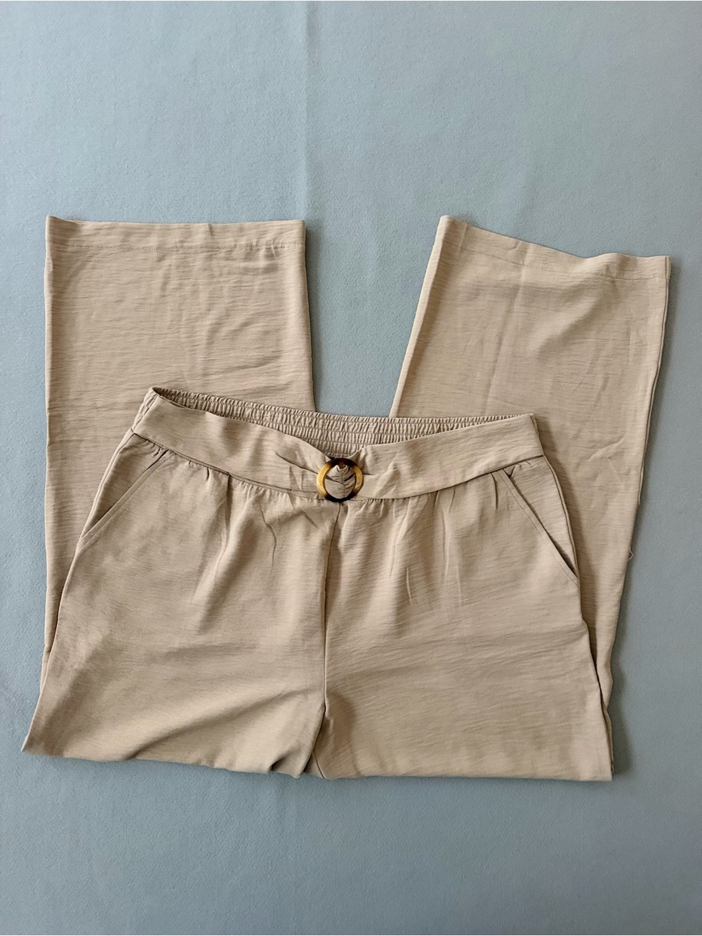 Soho Cream Wide-Leg Pants with Tortoiseshell Buckle